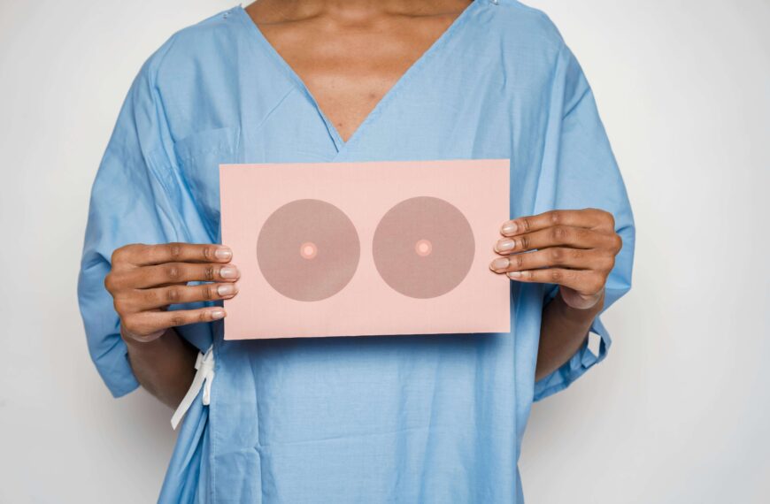 "Salud a un Sorbo: Cómo un Simple Test de Saliva Está Cambiando el Diagnóstico del Cáncer de Mama"